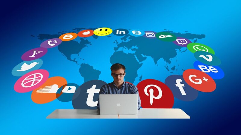 What Are The Benefits of a Social Media Marketer?