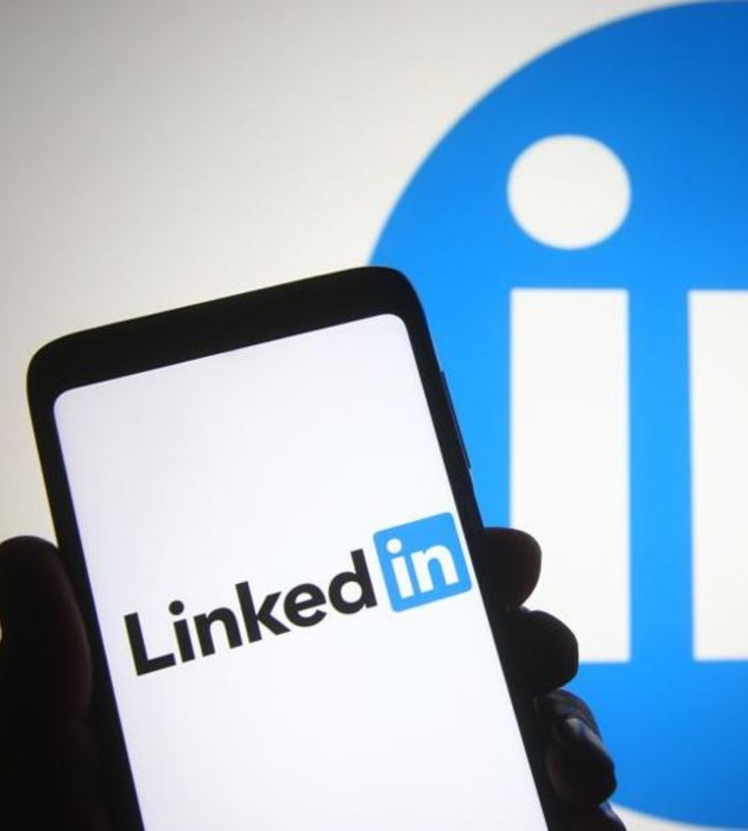 Profile Optimization on LinkedIn: A Key to Unlocking Career Success