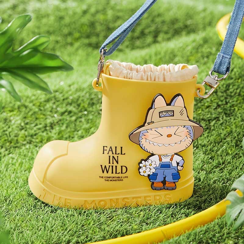 ภาพของ Pop Mart Labubu The Monsters Fall In Wild Series Rain Boot Bag ที่ใช้ในกิจกรรมสุ่มแจกประกาศรายชื่อผู้โชคดี